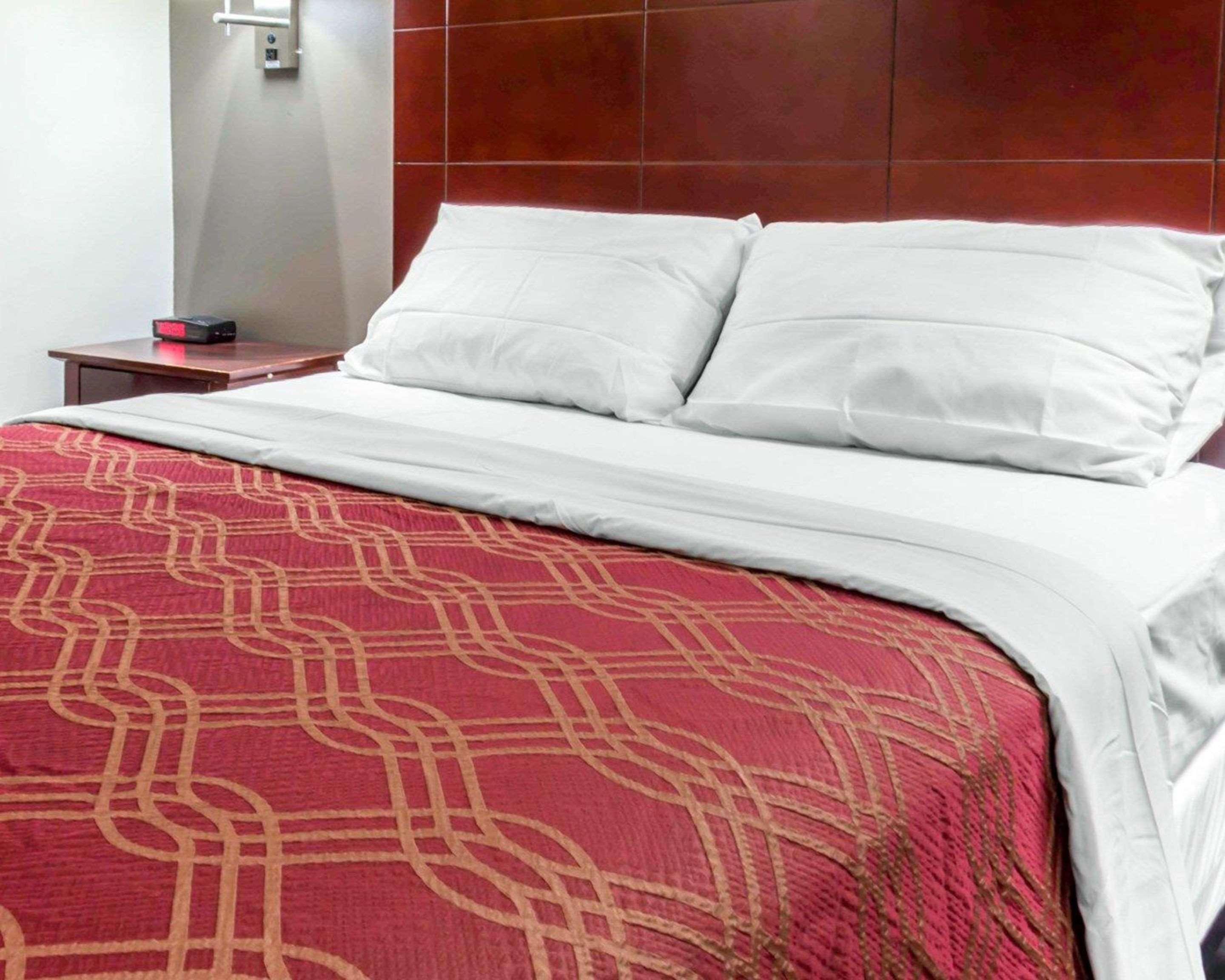 Econo Lodge South Ozone Park Нью-Йорк Екстер'єр фото
