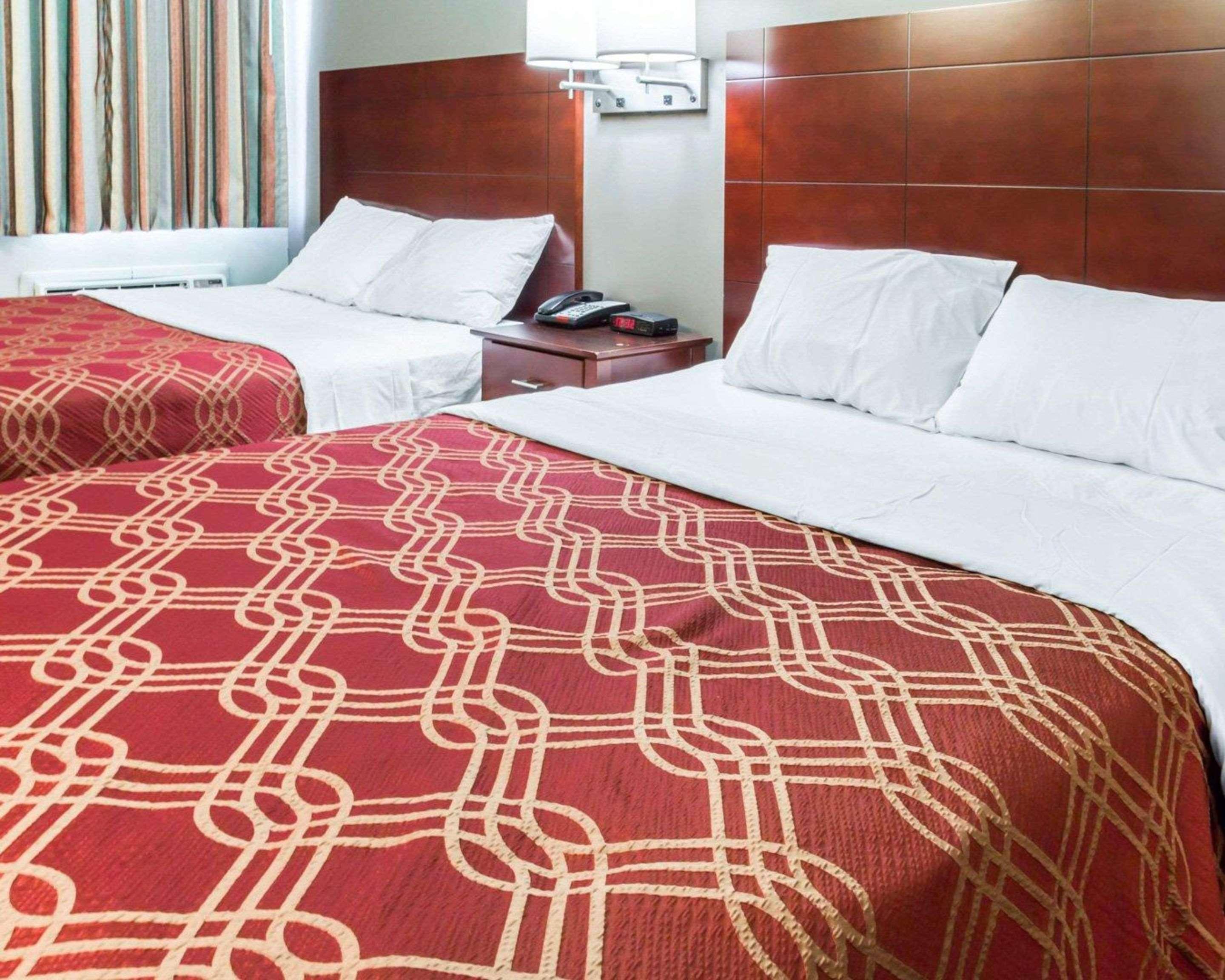 Econo Lodge South Ozone Park Нью-Йорк Екстер'єр фото