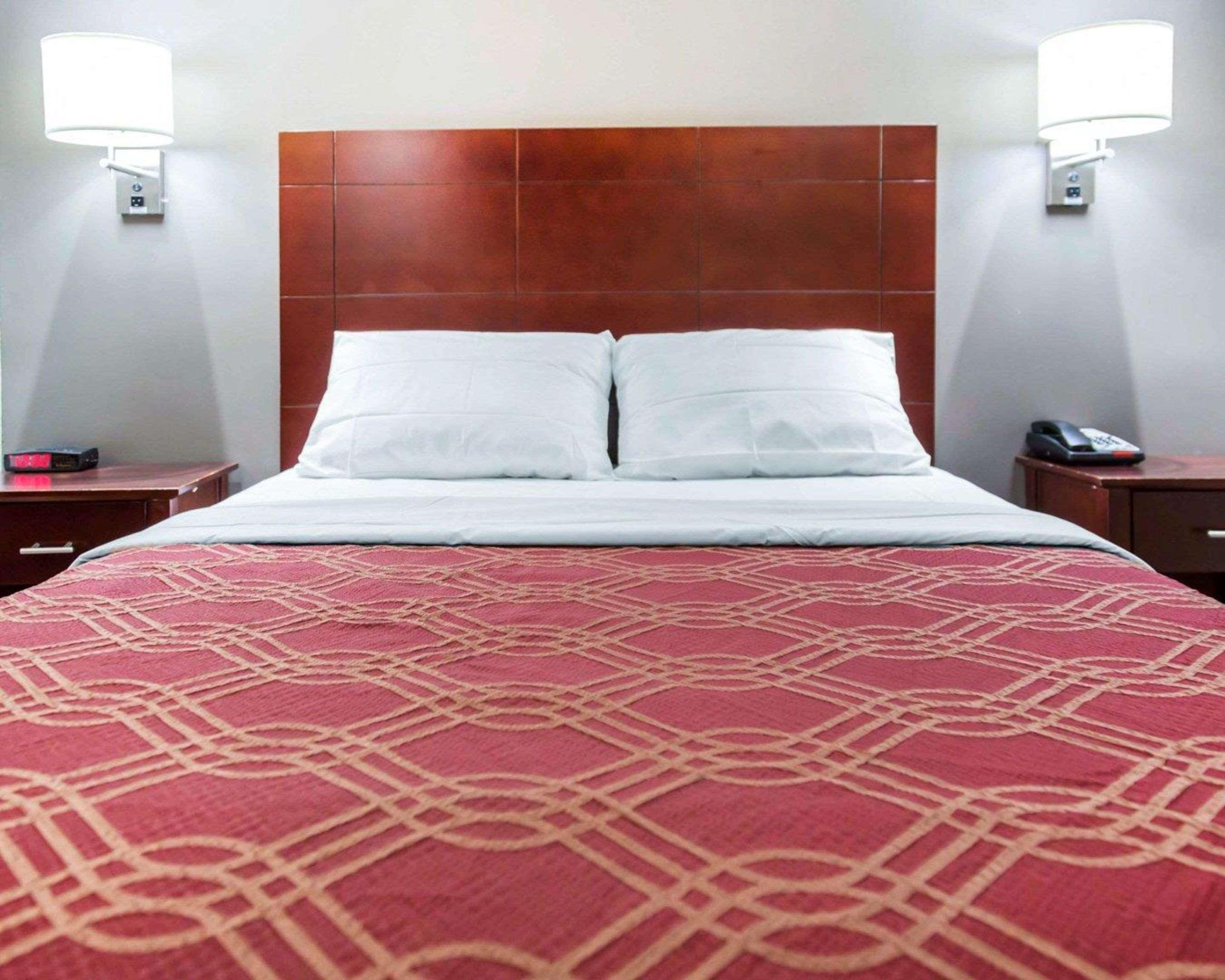Econo Lodge South Ozone Park Нью-Йорк Екстер'єр фото