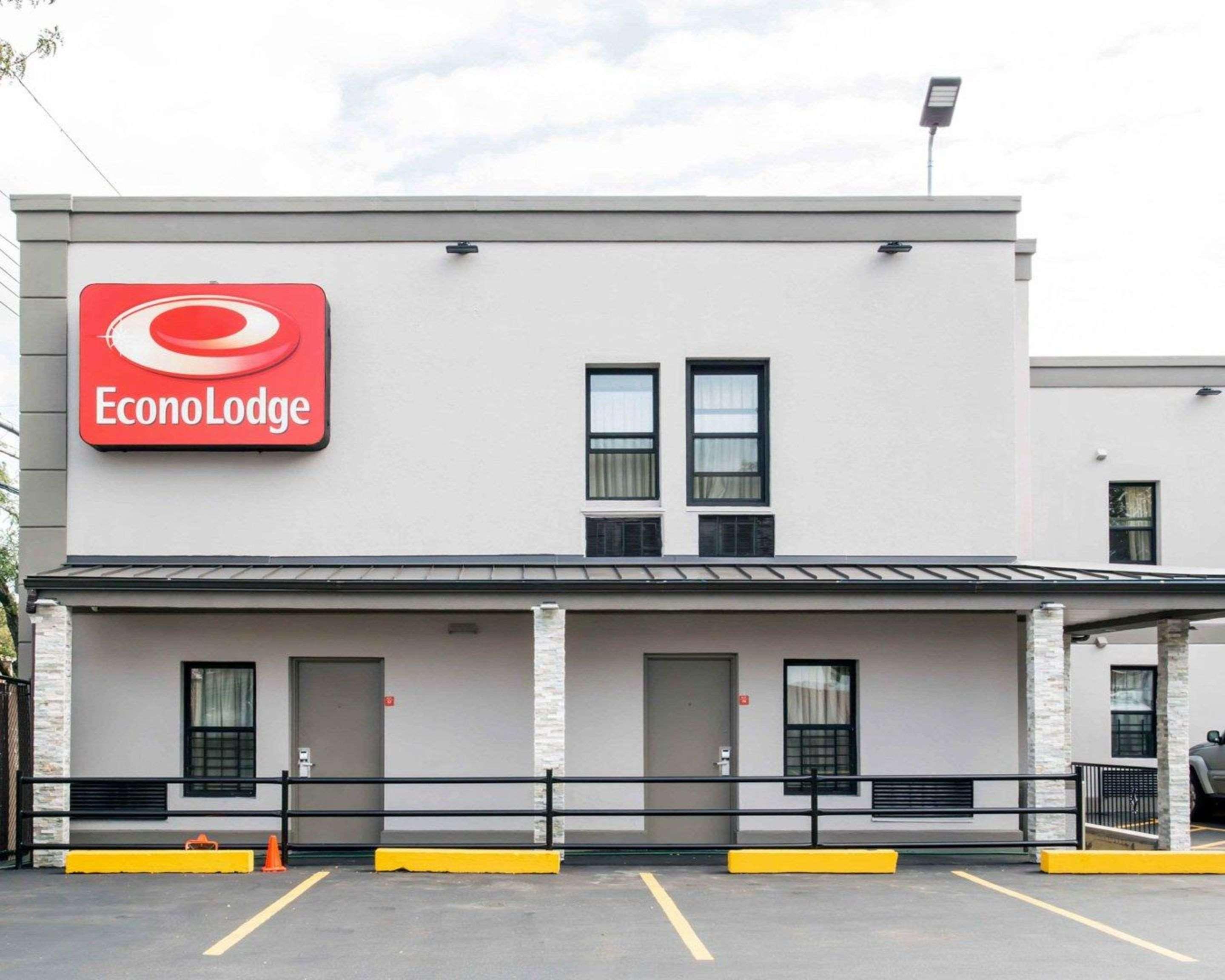 Econo Lodge South Ozone Park Нью-Йорк Екстер'єр фото