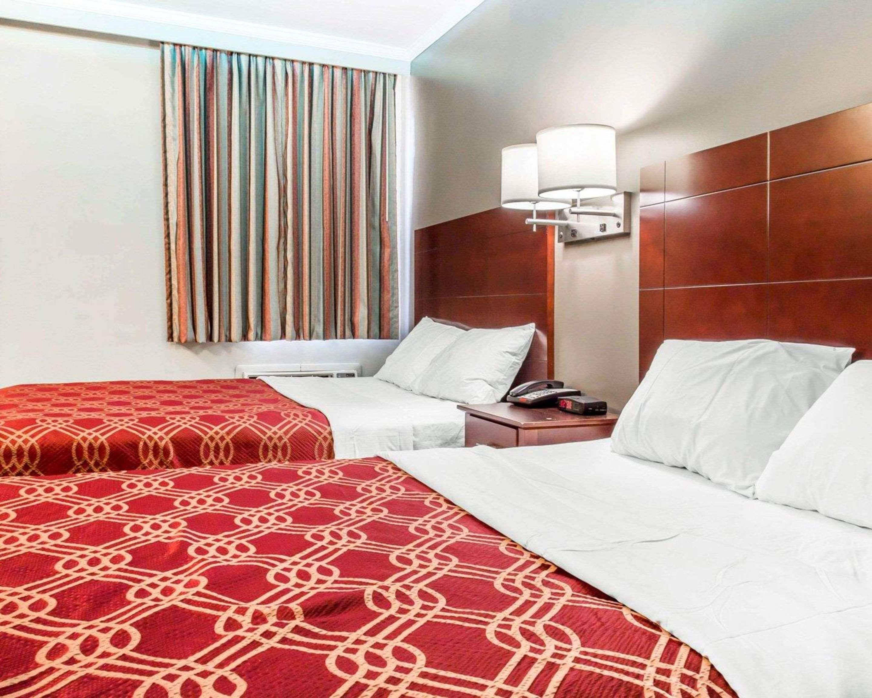 Econo Lodge South Ozone Park Нью-Йорк Екстер'єр фото