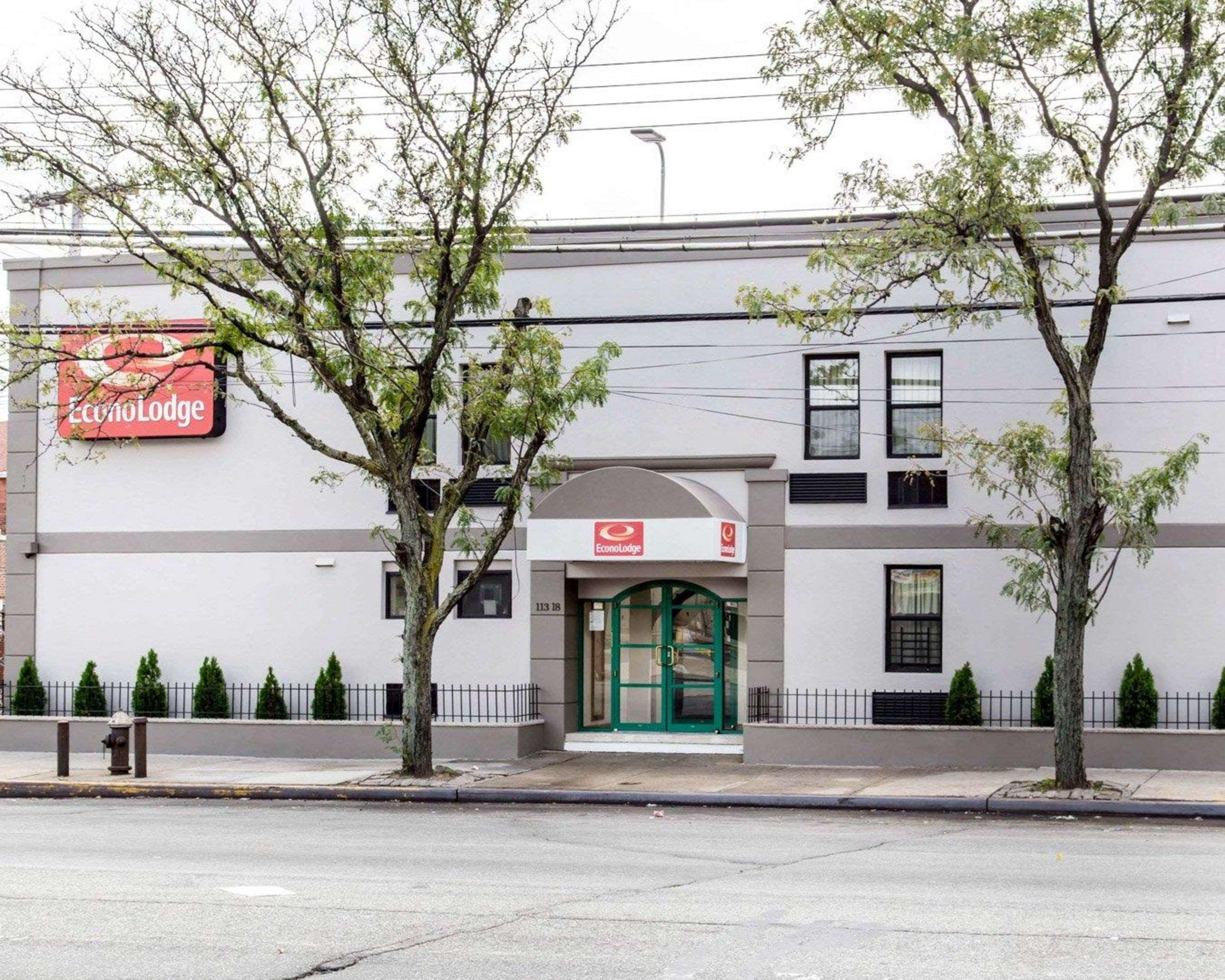 Econo Lodge South Ozone Park Нью-Йорк Екстер'єр фото