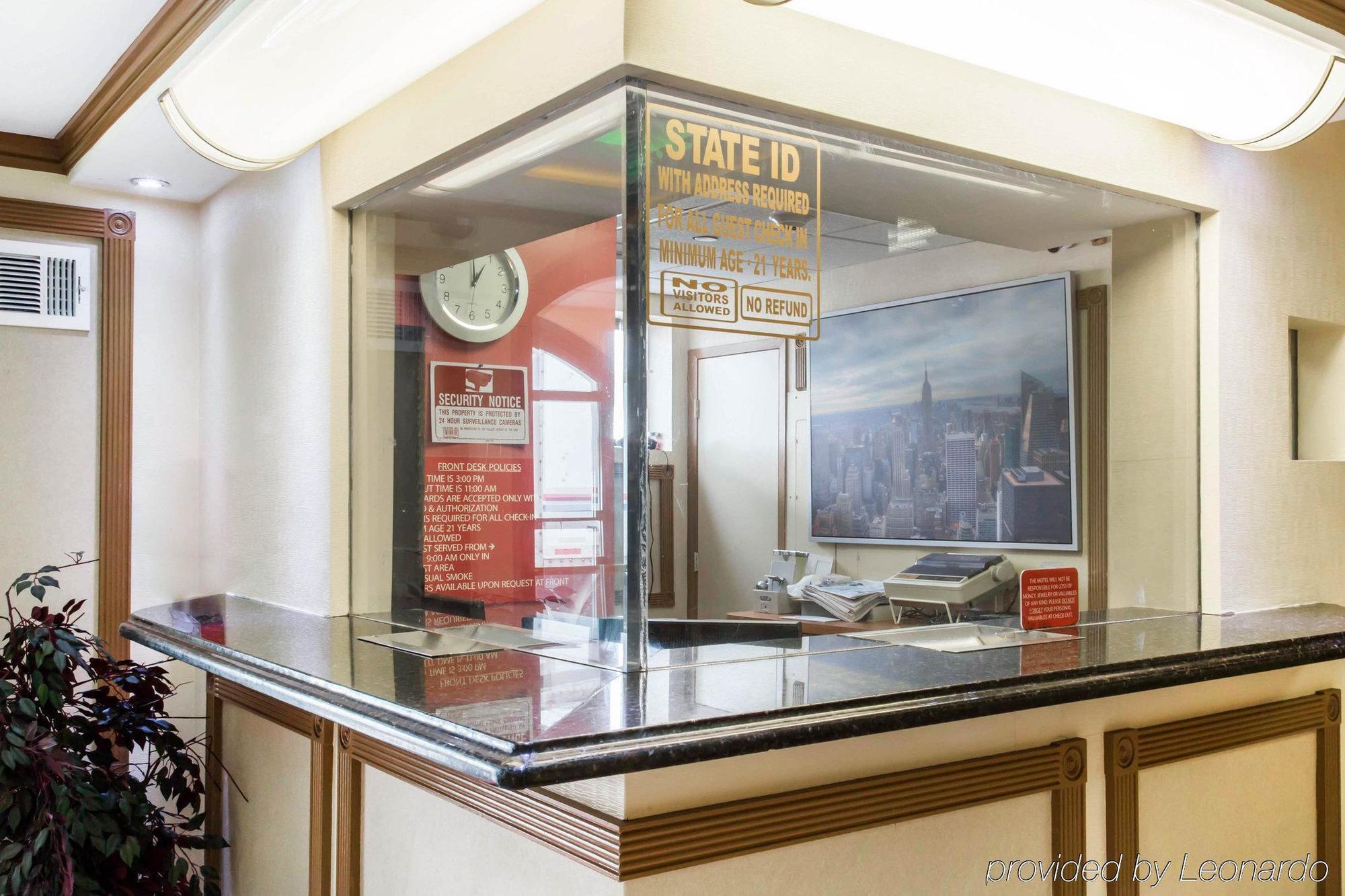 Econo Lodge South Ozone Park Нью-Йорк Екстер'єр фото