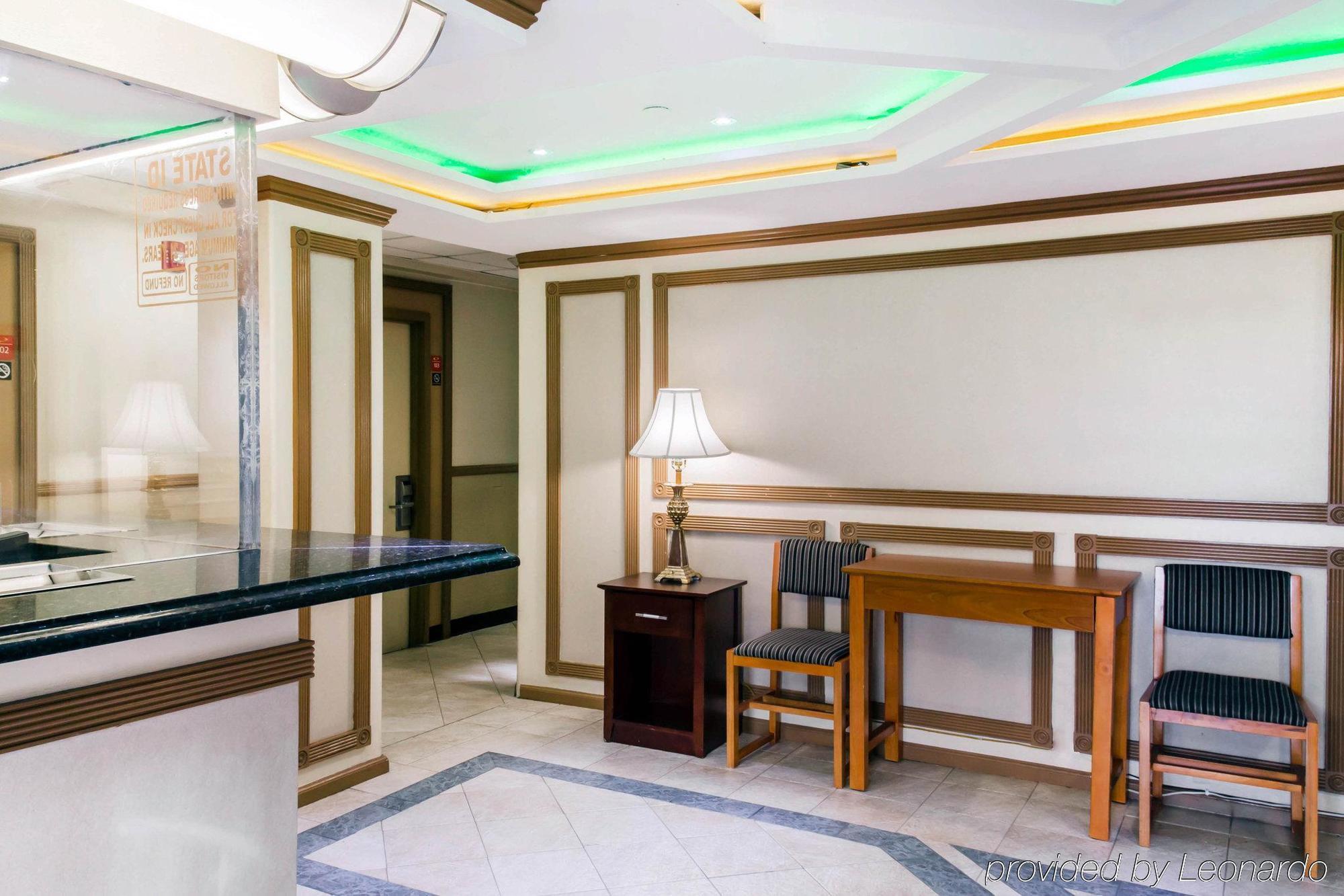 Econo Lodge South Ozone Park Нью-Йорк Екстер'єр фото