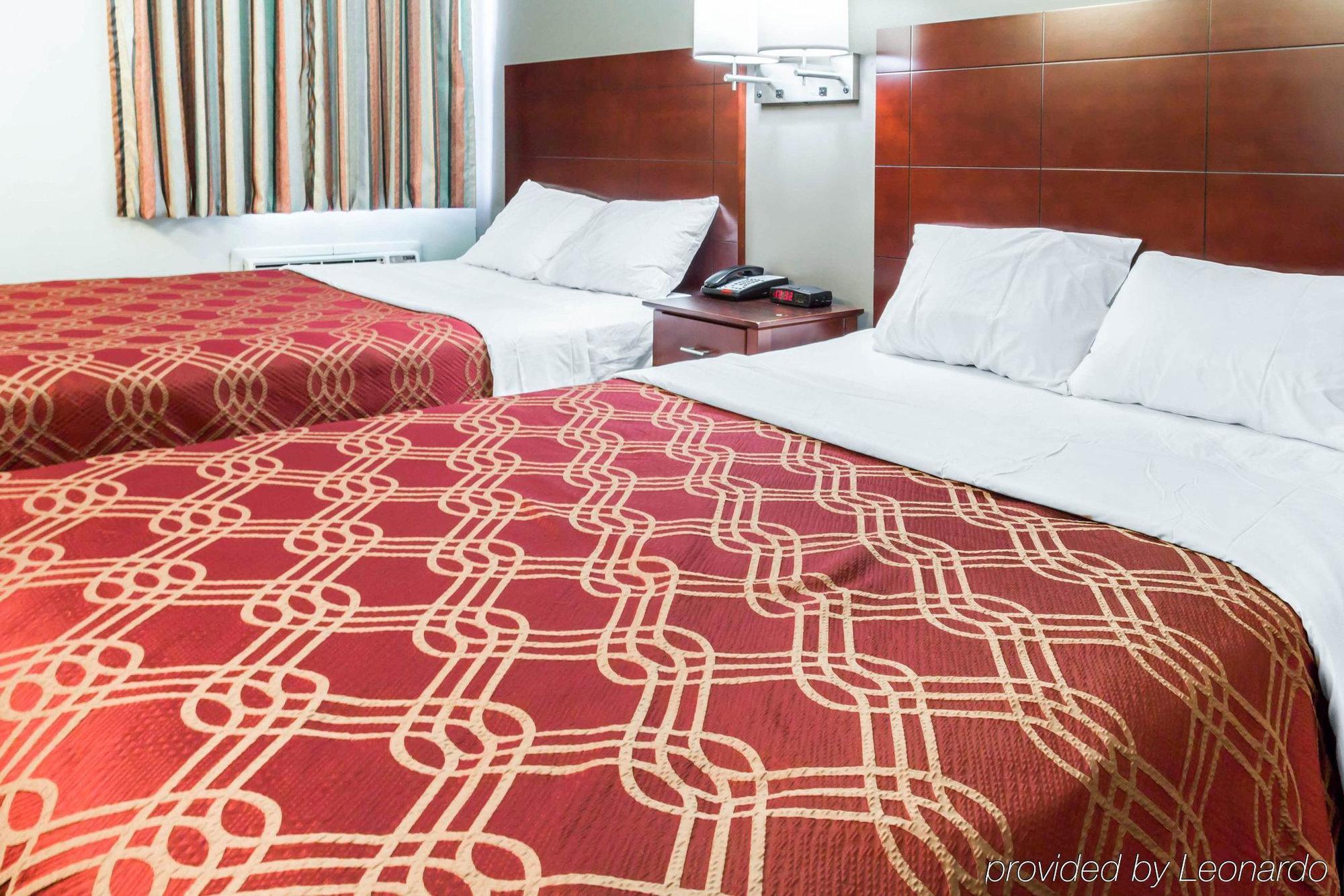 Econo Lodge South Ozone Park Нью-Йорк Екстер'єр фото