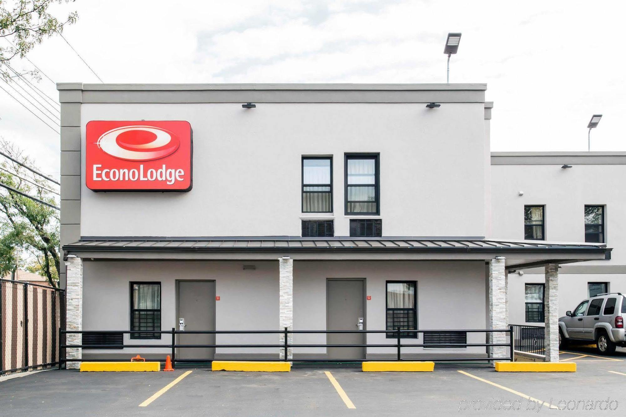 Econo Lodge South Ozone Park Нью-Йорк Екстер'єр фото