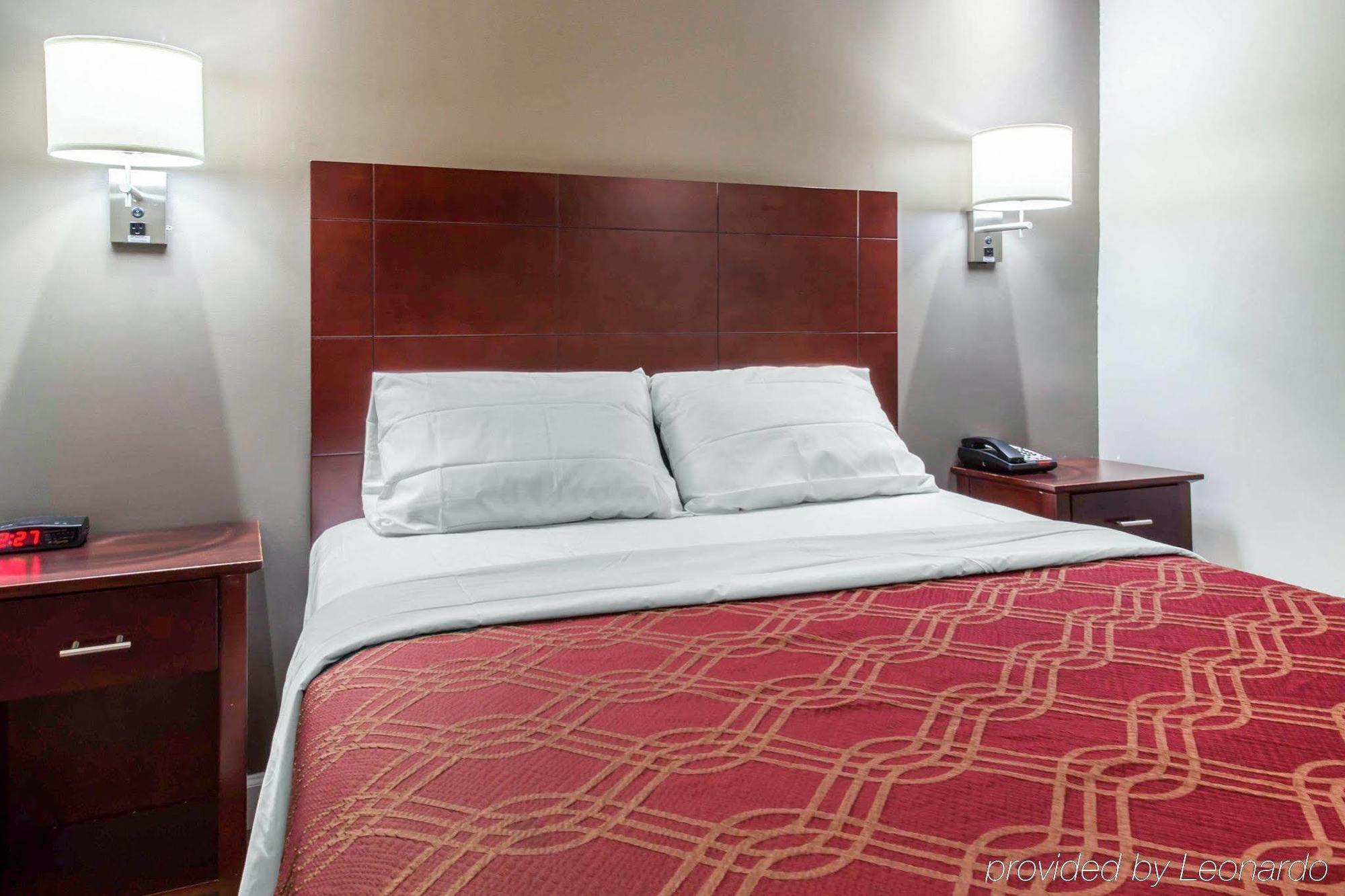 Econo Lodge South Ozone Park Нью-Йорк Екстер'єр фото
