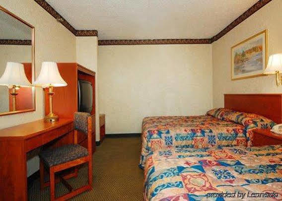 Econo Lodge South Ozone Park Нью-Йорк Екстер'єр фото