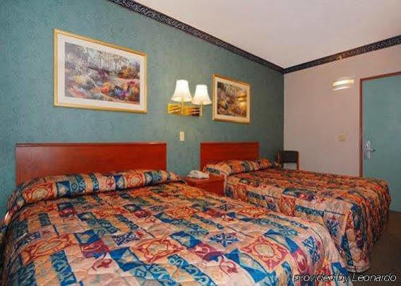 Econo Lodge South Ozone Park Нью-Йорк Екстер'єр фото