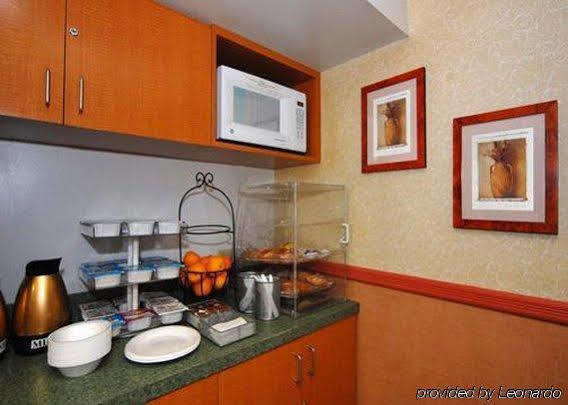 Econo Lodge South Ozone Park Нью-Йорк Екстер'єр фото